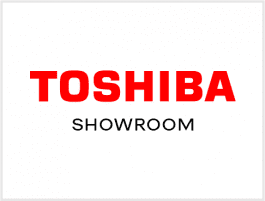 Grafika przestawia logo marki Toshiba zapisane majuskułą. Czerwone litery odznaczają się na białym tle, wywołując poczucie prostoty u widza. Dodano też tagline. Napis 